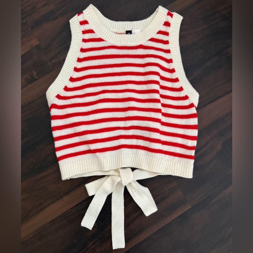 Knitted Cropped Red and White Striped Women's Top, Size M